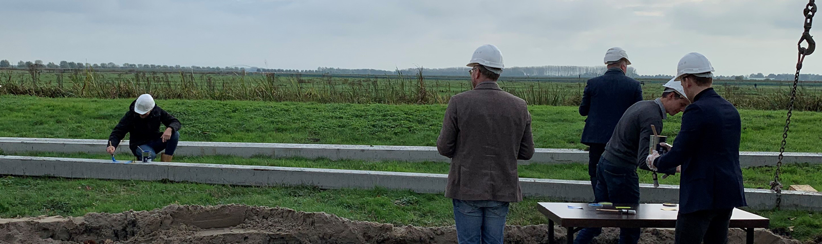 Start bouw Earthlodges bij Hajé restaurant Nieuwegein